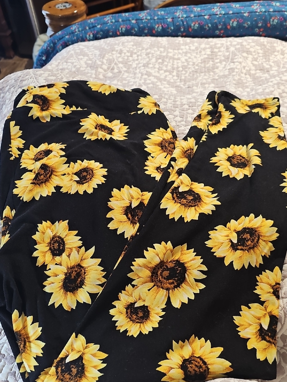 LuLaRoe Black and Yellow Sunflower Leggings